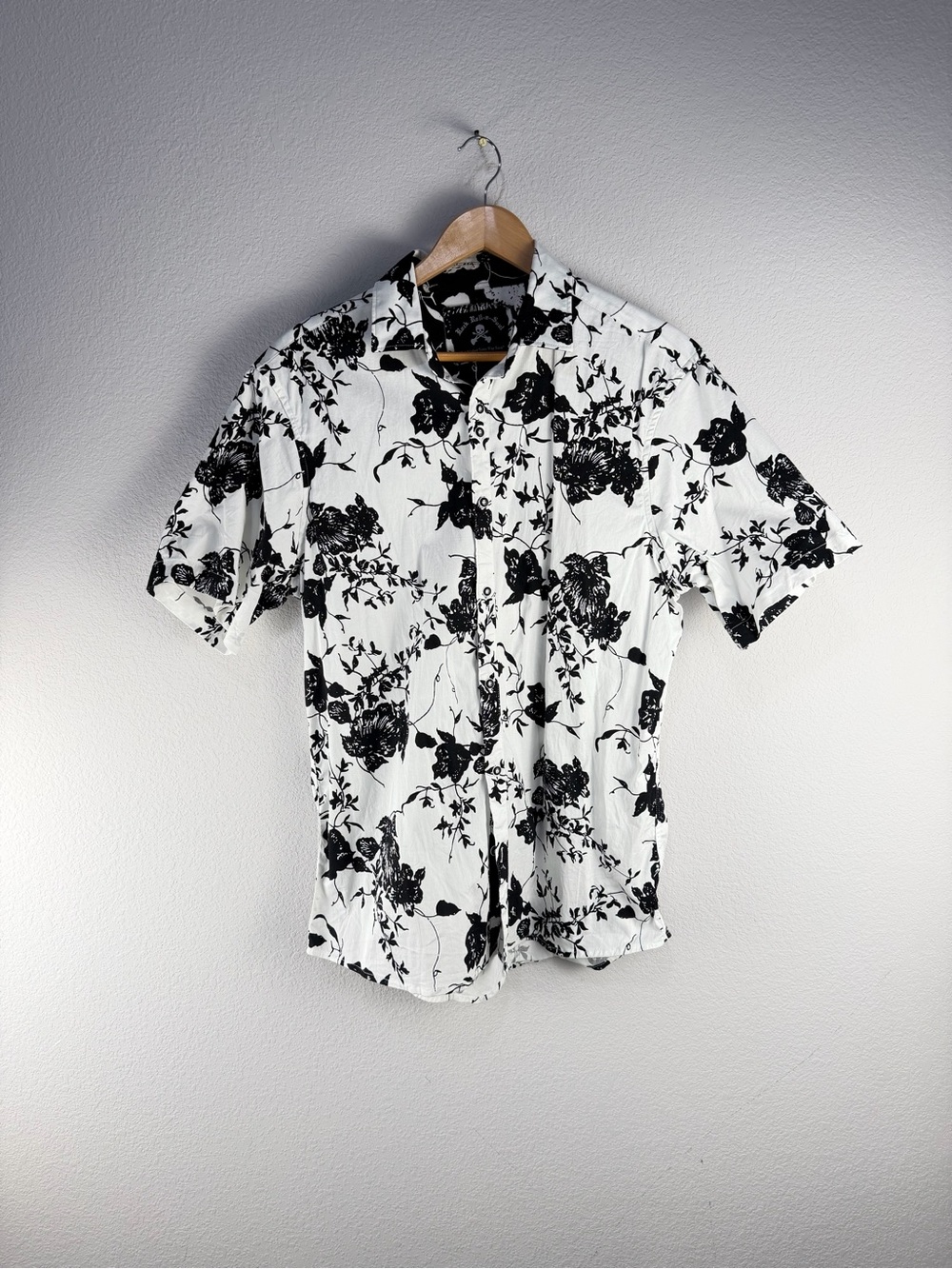 Rock Roll n Soul Black White Floral Shirt Sz L